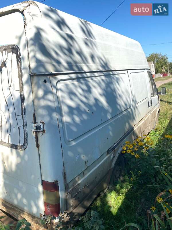 Вантажний фургон Ford Transit 1989 в Олександрії