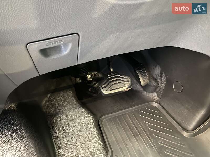 Грузовой фургон Ford Transit 2017 в Киеве