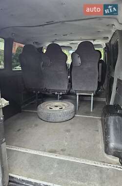 Вантажопасажирський фургон Ford Transit 2002 в 
