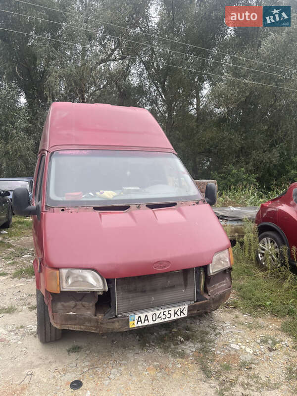Грузовой фургон Ford Transit 1997 в 