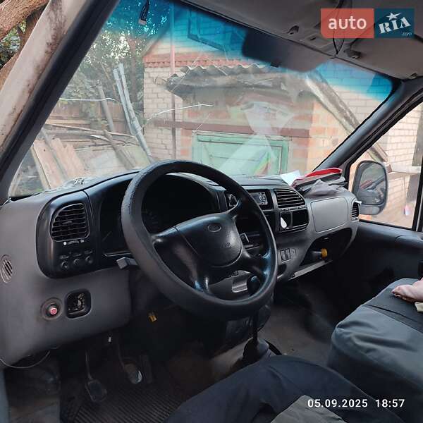 Вантажний фургон Ford Transit 1995 в Дніпрі