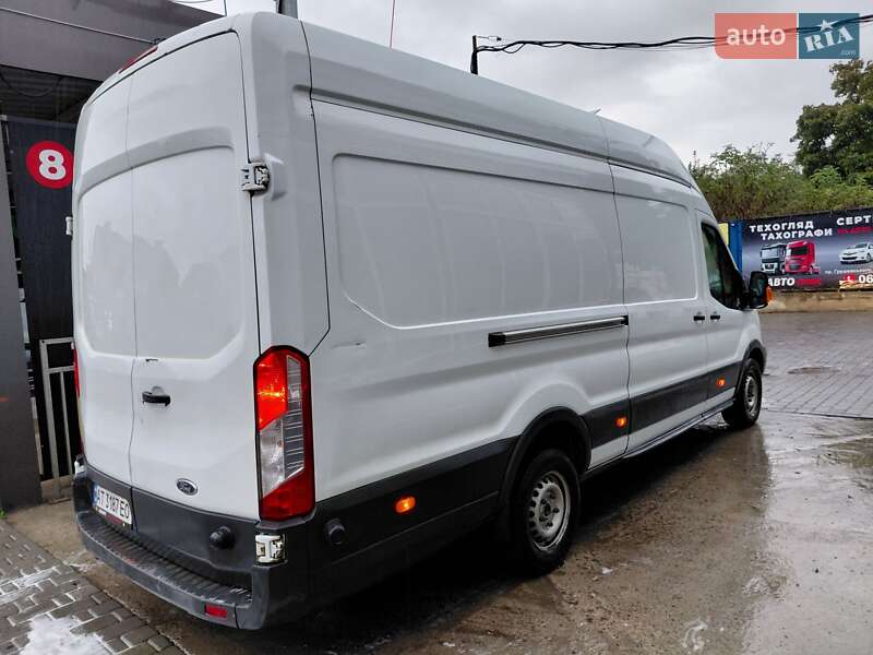 Грузовой фургон Ford Transit 2016 в Ивано-Франковске