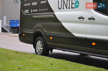Вантажний фургон Ford Transit 2020 в 