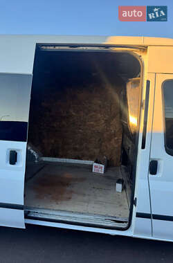 Грузовой фургон Ford Transit 2013 в 