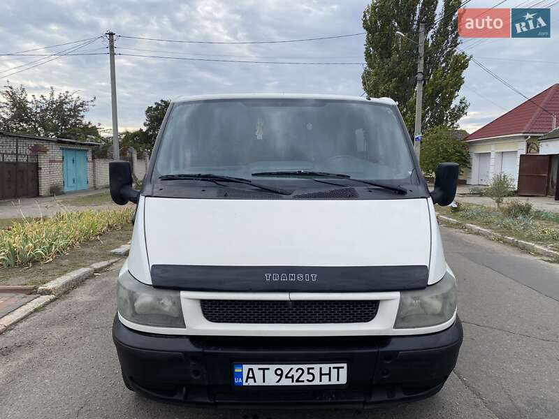 Грузопассажирский фургон Ford Transit 2003 в Николаеве