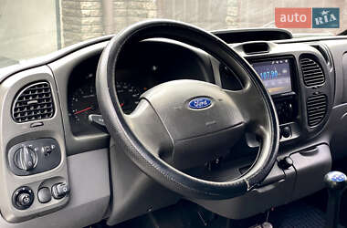 Вантажний фургон Ford Transit 2005 в 