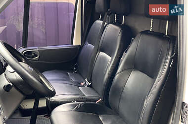 Вантажний фургон Ford Transit 2005 в 