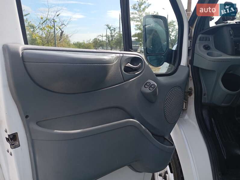 Вантажний фургон Ford Transit 2007 в Миколаєві