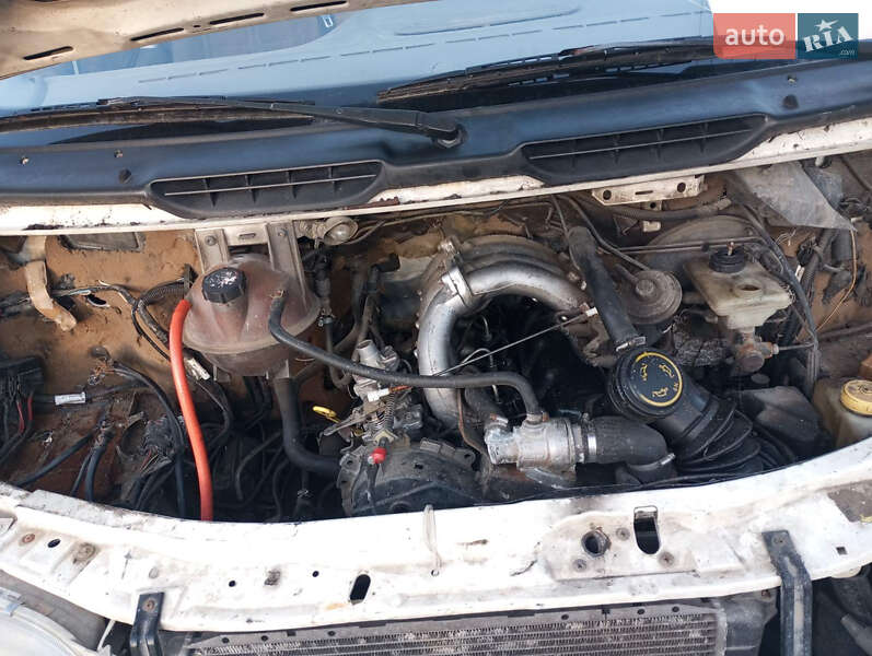 Вантажний фургон Ford Transit 1995 в Косові