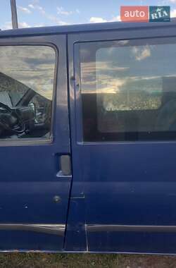 Грузопассажирский фургон Ford Transit 2003 в 