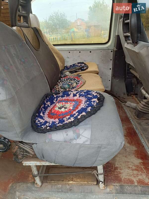 Вантажопасажирський фургон Ford Transit 1986 в Ромнах