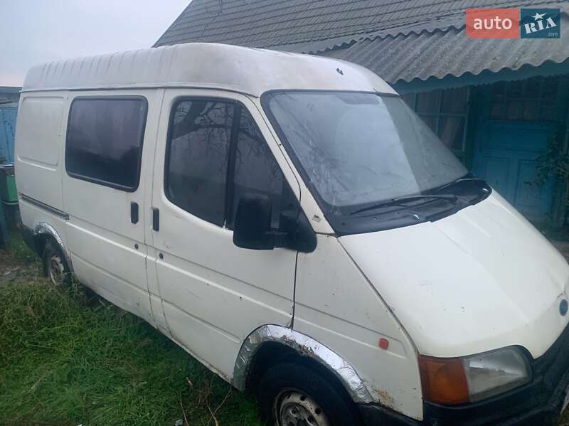 Вантажний фургон Ford Transit 1993 в Сараті