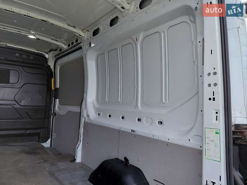 Вантажний фургон Ford Transit 2019 в Івано-Франківську