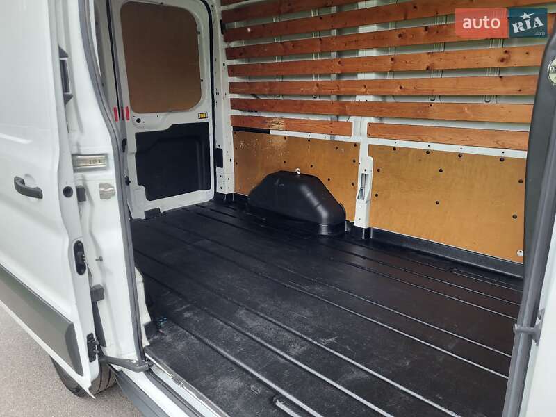 Грузовой фургон Ford Transit 2017 в Виннице