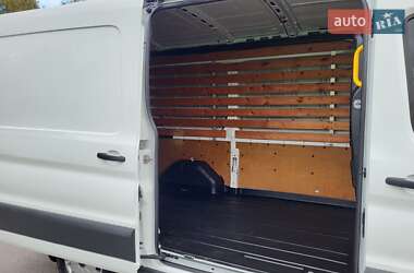 Вантажний фургон Ford Transit 2017 в 