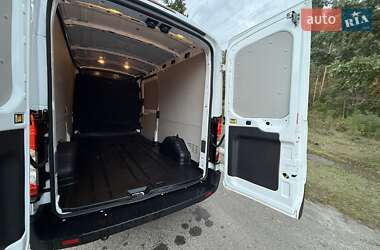 Грузовой фургон Ford Transit 2021 в 