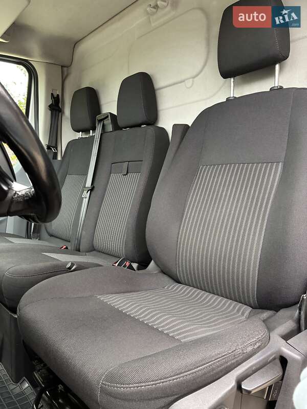 Мікроавтобус вантажний (до 3,5т) Ford Transit 2016 в Одесі