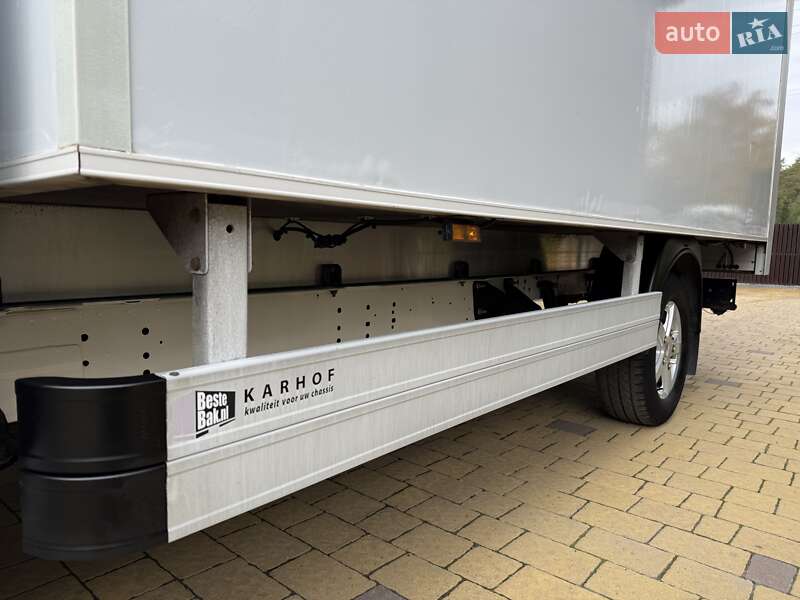 Вантажний фургон Ford Transit 2021 в Радивиліві