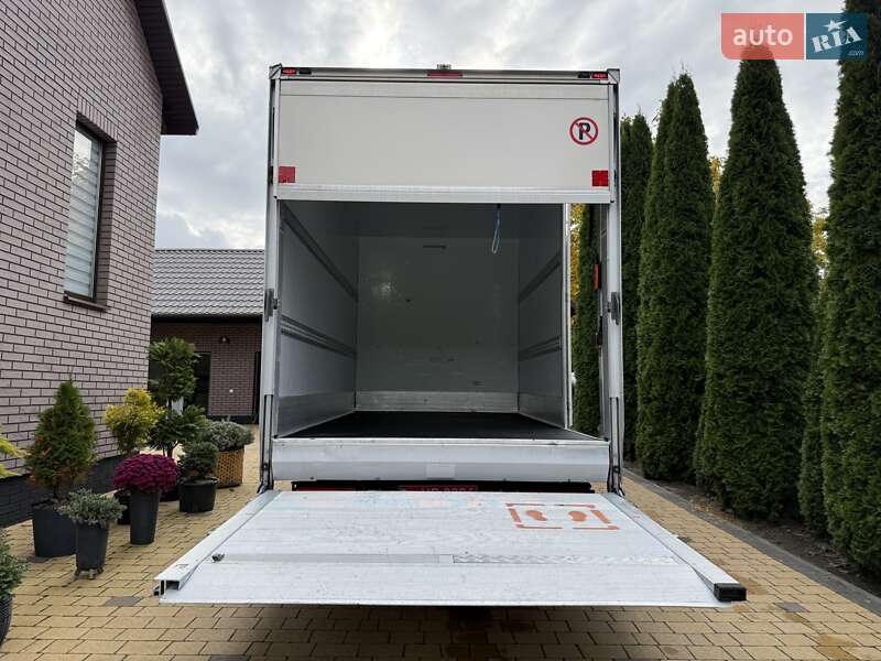 Вантажний фургон Ford Transit 2021 в Радивиліві
