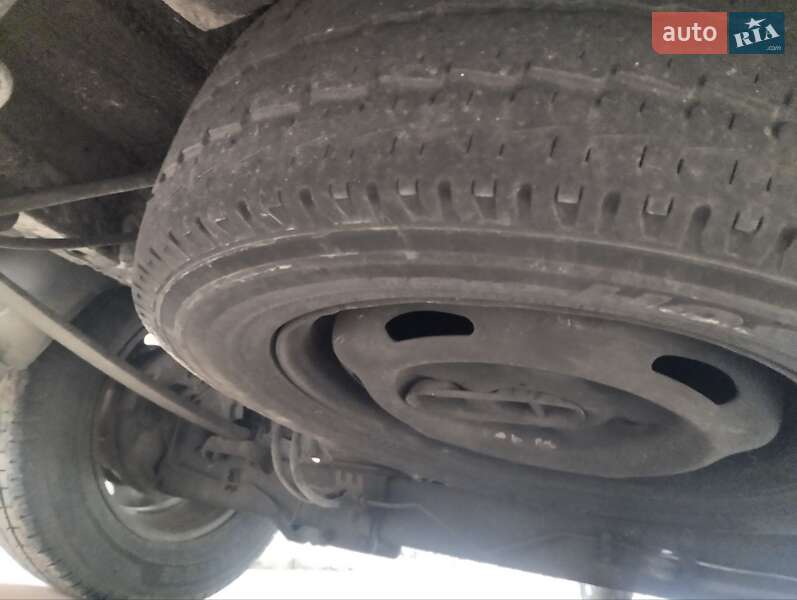 Грузовой фургон Ford Transit 2005 в Никополе