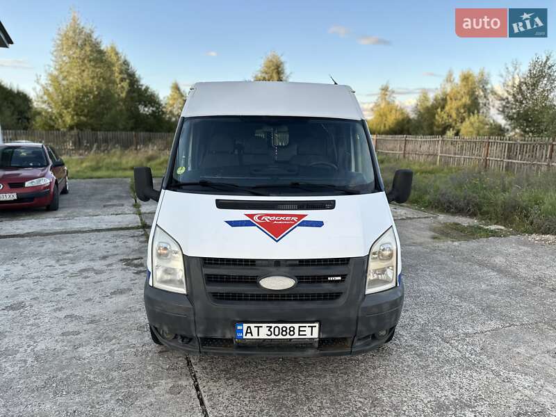 Вантажний фургон Ford Transit 2006 в Калуші