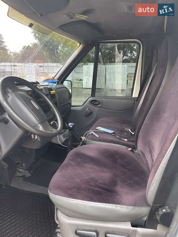 Грузовой фургон Ford Transit 2003 в Кременчуге