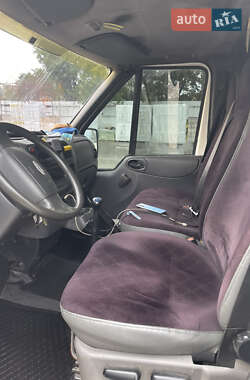 Вантажний фургон Ford Transit 2003 в 