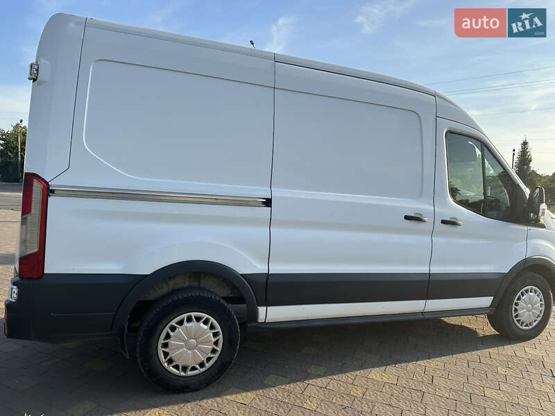 Вантажний фургон Ford Transit 2014 в Іршаві