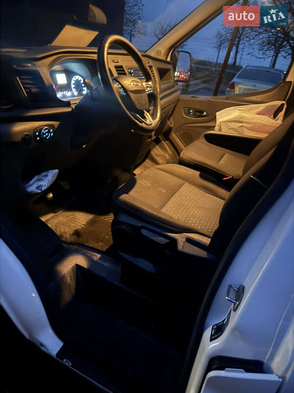 Вантажопасажирський фургон Ford Transit 2019 в Дніпрі