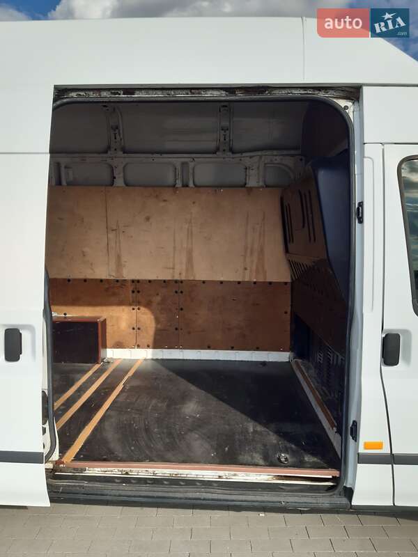 Вантажний фургон Ford Transit 2011 в Вінниці