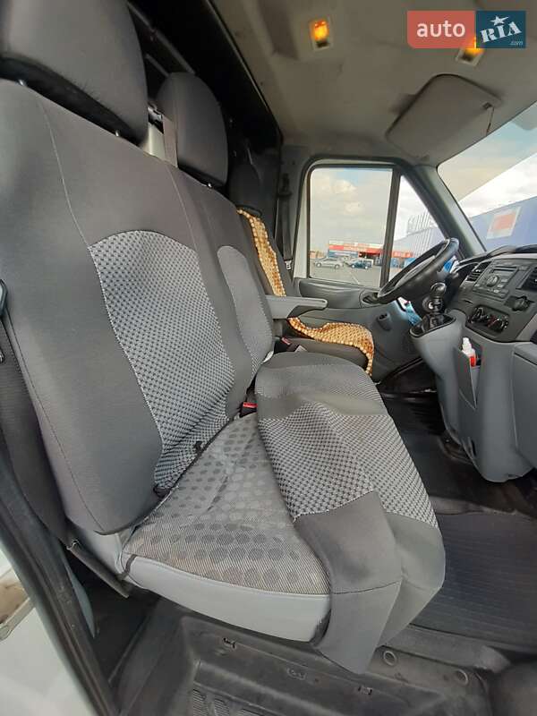 Вантажний фургон Ford Transit 2011 в Вінниці