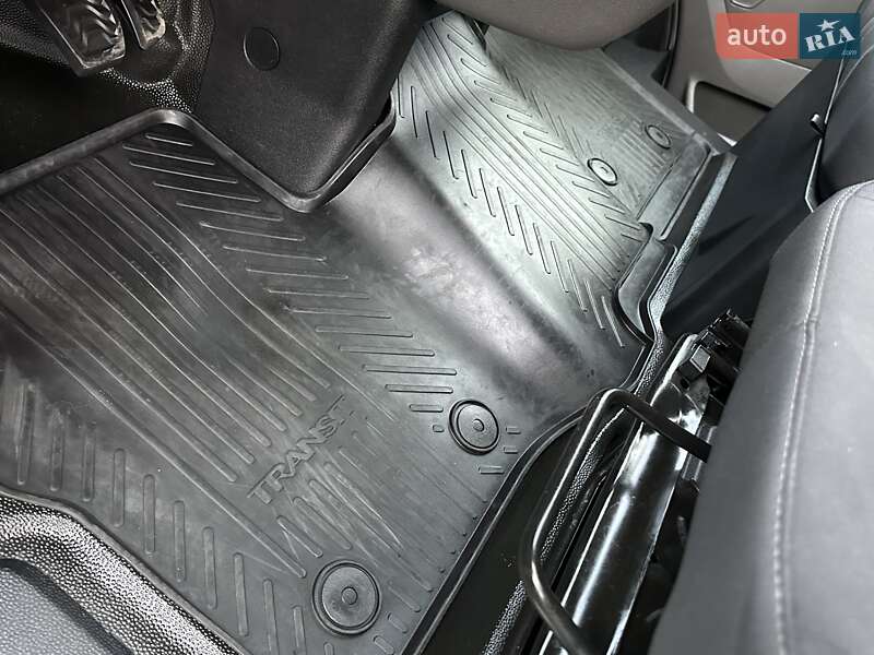 Грузовой фургон Ford Transit 2020 в Ровно