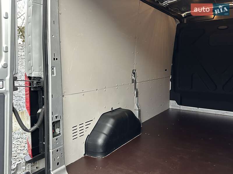 Грузовой фургон Ford Transit 2020 в Ровно