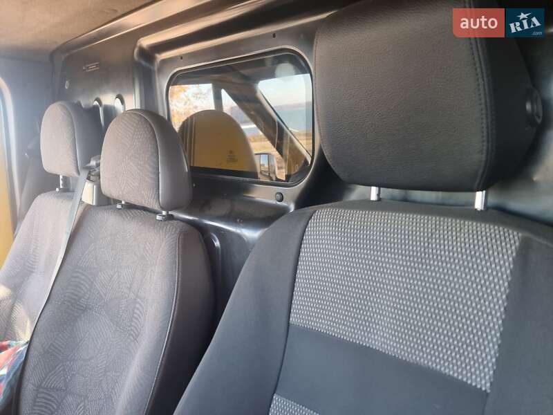 Вантажний фургон Ford Transit 2002 в Одесі фото 6 Вантажний фургон Ford Transit 2002 в Одесі