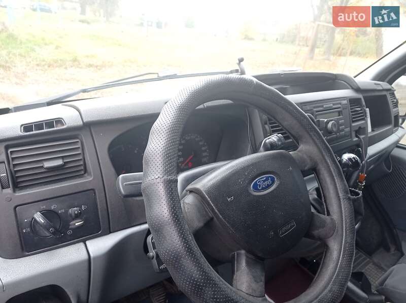 Грузовой фургон Ford Transit 2006 в Львове фото 6 Грузовой фургон Ford Transit 2006 в Львове