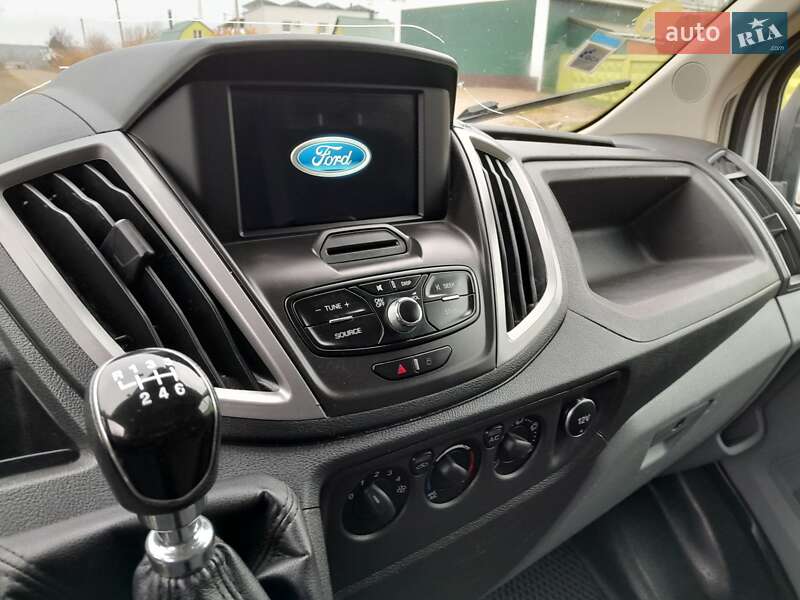 Вантажний фургон Ford Transit 2018 в Новоархангельську