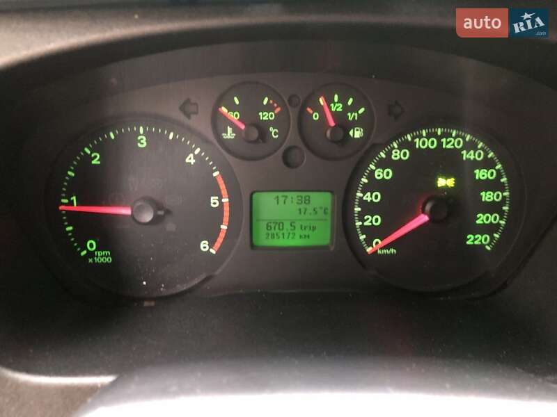 Вантажний фургон Ford Transit 2011 в Чугуєві