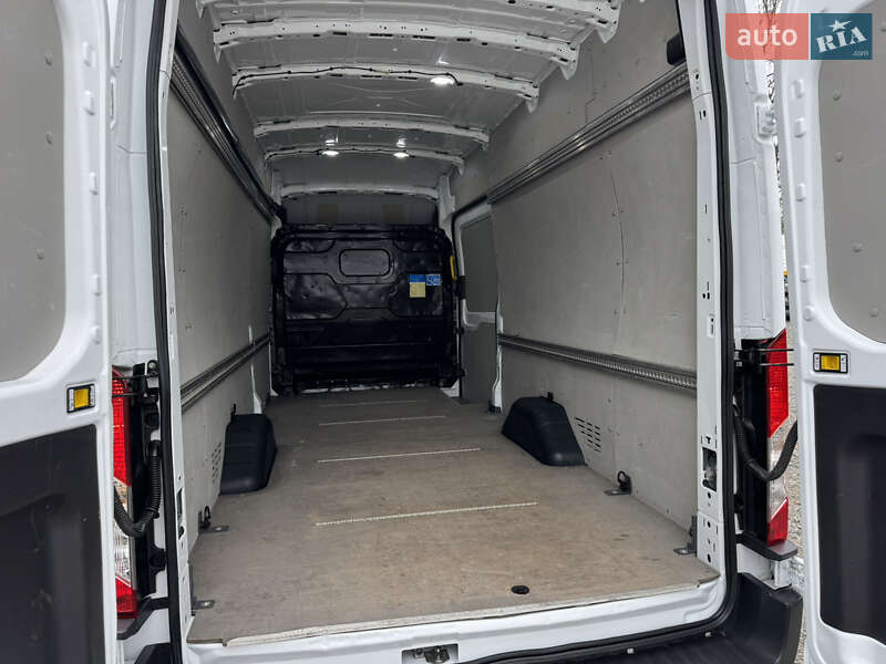 Грузовой фургон Ford Transit 2019 в Умани