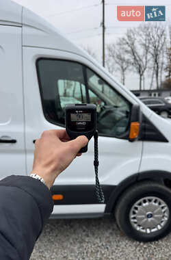 Вантажний фургон Ford Transit 2019 в Умані
