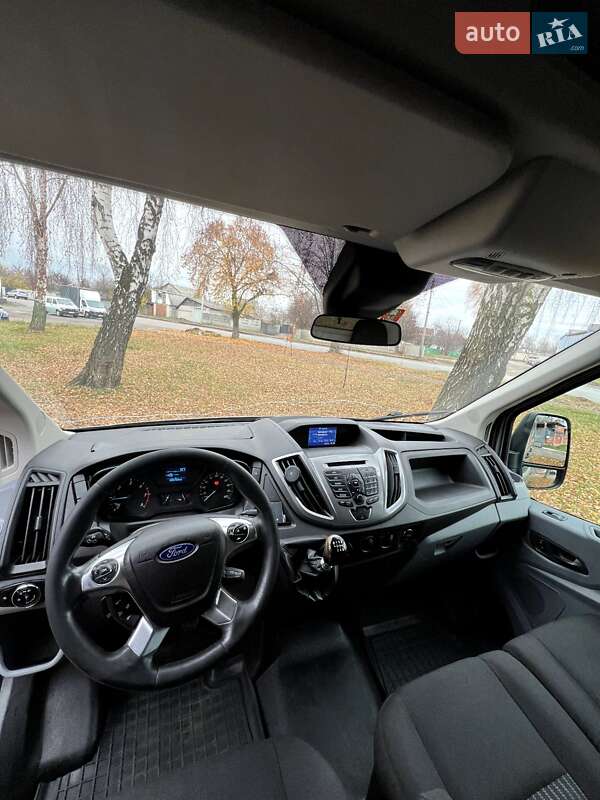 Вантажний фургон Ford Transit 2015 в Чернігові