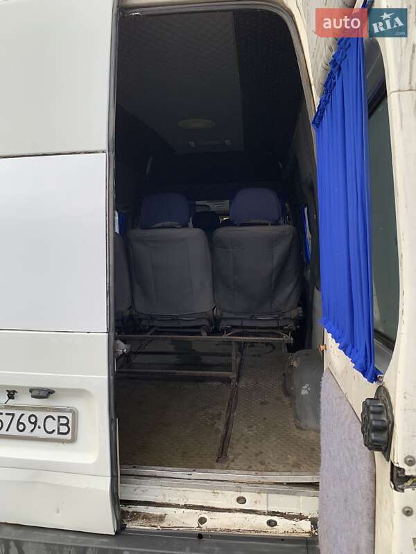Грузопассажирский фургон Ford Transit 2000 в Николаеве