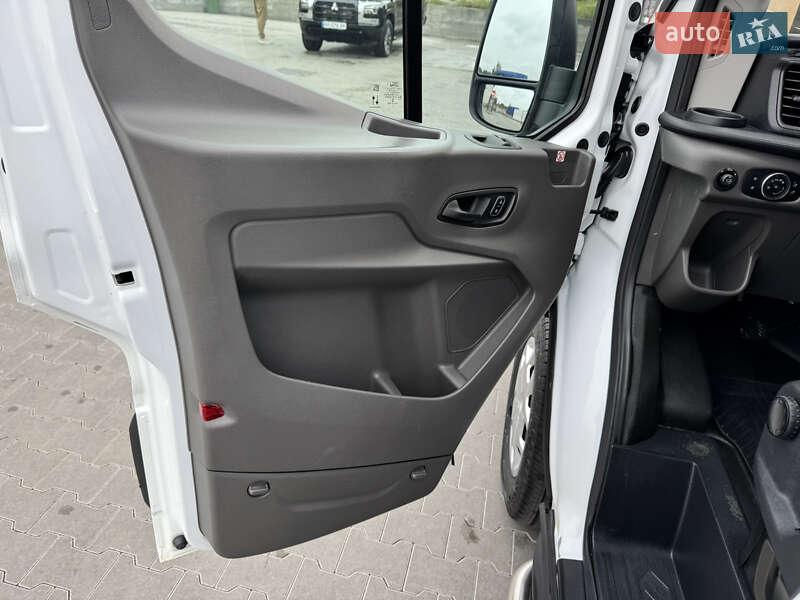 Вантажний фургон Ford Transit 2021 в Ірпені