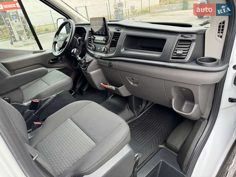 Вантажний фургон Ford Transit 2021 в Ірпені