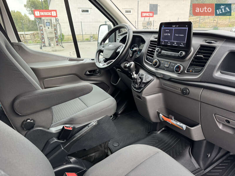 Вантажний фургон Ford Transit 2021 в Ірпені