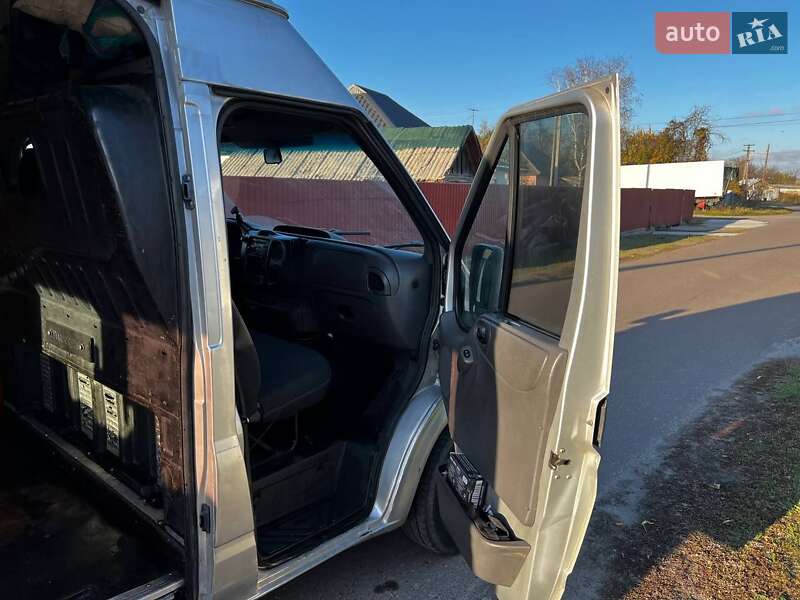 Грузовой фургон Ford Transit 2005 в Киеве