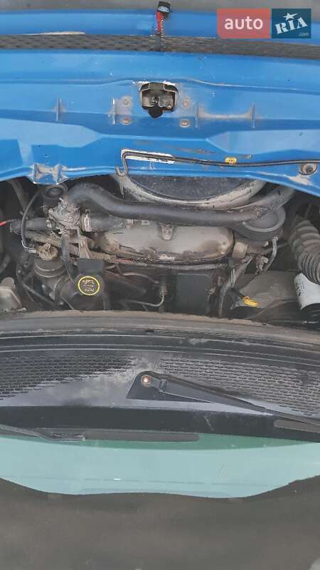 Вантажний фургон Ford Transit 2000 в Грозинцях