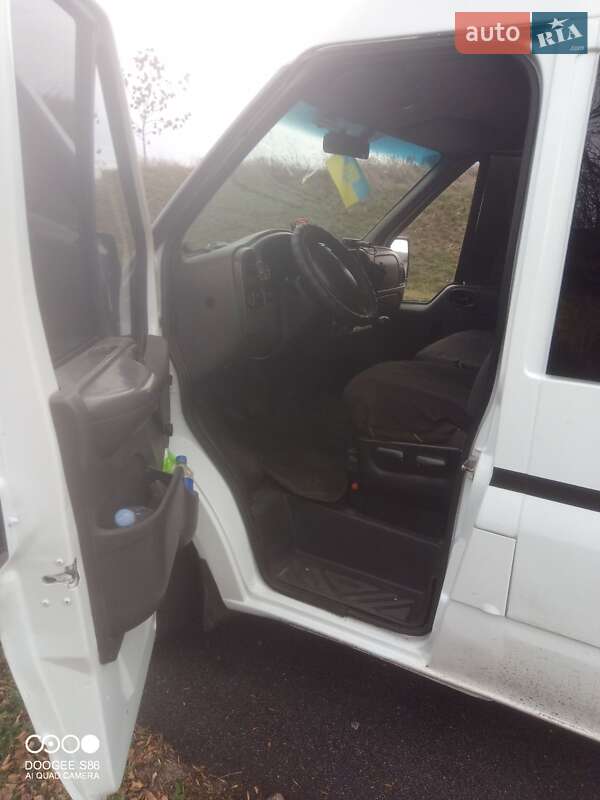 Вантажопасажирський фургон Ford Transit 2003 в Погребище фото 6 Вантажопасажирський фургон Ford Transit 2003 в Погребище