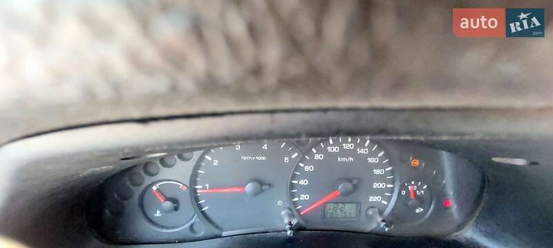 Вантажопасажирський фургон Ford Transit 2005 в Одесі