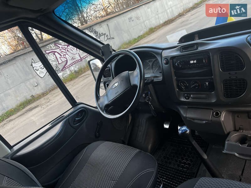Грузопассажирский фургон Ford Transit 2003 в Киеве