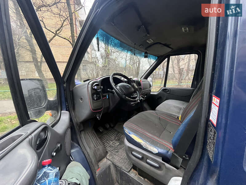 Вантажний фургон Ford Transit 2005 в Києві